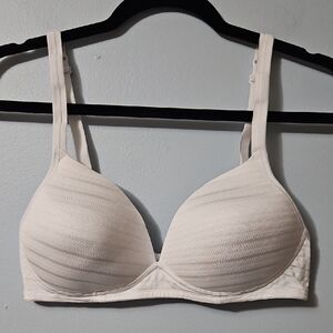 Warner's Elegant White/Silver Seamless Wire Free Bra Size 38B